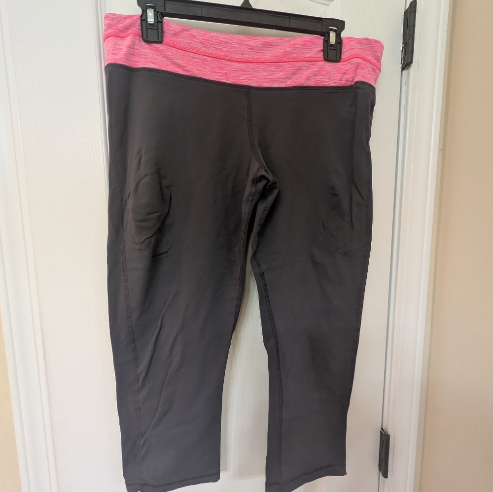 Champion Duo Dry Gray Capri  Leggings With Pink Waistband